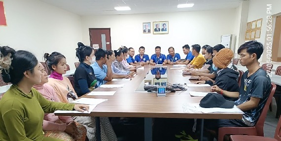 តំណាងសហជីពទឹកចិត្ដកម្មករកម្ពុជា ប្រចាំក្រុមហ៊ុន ស៊ីនប៉ូ (ខេមបូឌា) ហ៊្វូតវែរ ឯ.ក ផ្ដល់ប្រាក់ឧបត្ថម្ភចំនួន ២,៦៨០,០០០រៀល ជូនសមាជិកសហជីពចំនួន២០នាក់
