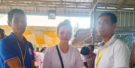 លោក នុច រ៉ុង តំណាងសហជីពជំនឿចិត្តកម្មករកម្ពុជា ប្រចាំក្រុមហ៊ុន វេម ហ្វា ហ៊ែនប៊ែក (ខេមបូឌា) ឯ.ក បានធ្វើការរៃអង្គាសប្រាក់ចំនួន ២០២,៥០០រៀល ជូនសមាជិកសហជីពម្នាក់ដែលស្វាមីរបស់គាត់បានទទួលមរណភាព