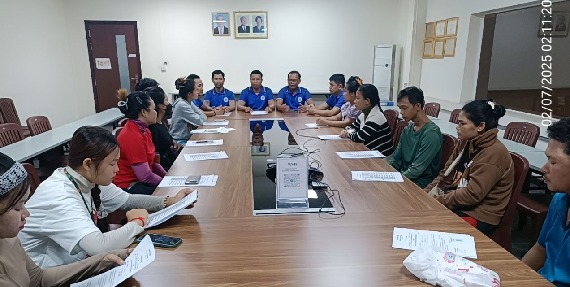 តំណាងសហជីពទឹកចិត្ដកម្មករកម្ពុជា ប្រចាំក្រុមហ៊ុន ស៊ីនប៉ូ (ខេមបូឌា) ហ៊្វូតវែរ ឯ.ក ផ្ដល់ប្រាក់ឧបត្ថម្ភចំនួន ១,៨០០,០០០រៀល ជូនសមាជិកសហជីពចំនួន១៥នាក់