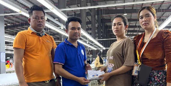 តំណាងសហជីពទឹកចិត្តកម្មករកម្ពុជា ប្រចាំក្រុមហ៊ុន ទៀន ថេកស្ថាយ (ខេមបូឌា) ឯ.ក បានរៃអង្គាសថវិកាចំនួន ១៥០,៦០០រៀលជូនសមាជិកសហជីពម្នាក់