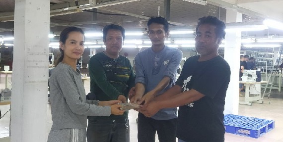បងប្អូនកម្មករ-និយោជិត រោងចក្រ អ៊ីអេចអិម អ៊ីហ្សីហូម មេនូហ្វេកឆឺរីង ឯ.ក ចូលរួមថវិកាឧបត្ថម្ភចំនួន ១៧០,០០០រៀល ជួយដល់កងទ័ព និងជនភៀសសឹក