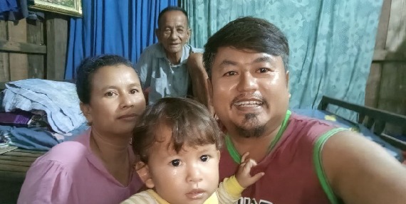 លោក សែ ចិត និងក្រុមគ្រួសារ ចូលរួមថវិកាឧបត្ថម្ភចំនួន ១០ដុល្លា ជួយដល់កងទ័ព និងជនភៀសសឹក