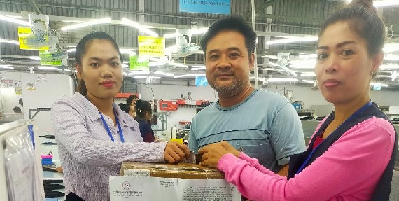 បងប្អូនកម្មករ-និយោជិត រោងចក្រ អេហ្វ អិម អេហ្វ មេនូហ្វេកធើរីង ឯ.ក ចូលរួមថវិកាឧបត្ថម្ភចំនួន ៩៥២,០០០រៀល ជួយដល់កងទ័ព និងជនភៀសសឹក