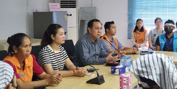 លោក លី វិចិត្រ ប្រធានសហព័ន្ធសហជីពទឹកចិត្តកម្មករកម្ពុជា បានបន្តចុះជួបជាមួយបងប្អូនពលករមកពីប្រទេសថៃ