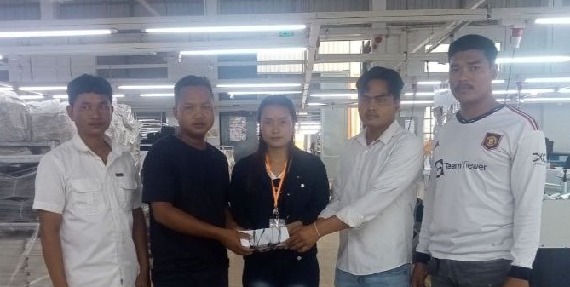 តំណាងសហជីពទឹកចិត្តកម្មករកម្ពុជា ប្រចាំក្រុមហ៊ុន មីឡានណា លេឌើរវែរ អឹម.អេហ្វ.វ៉ាយ (ខេមបូឌា) ឯ.ក បានរៃអង្គាសថវិកាចំនួន៥៧៦,៤០០រៀលជូនទៅដល់កម្មការិនីម្នាក់ដែលកូនរបស់គាត់សម្រាកព្យាបាលនៅឯមន្ទីរពេទ្យ