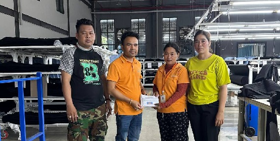 តំណាងសហជីពទឹកចិត្តកម្មករកម្ពុជា ប្រចាំក្រុមហ៊ុន ទៀន ថេកស្ថាយ (ខេមបូឌា) ឯ.ក បានរៃអង្គាសថវិកាចំនួន ១៣៤,៦០០រៀលជូនដល់សមាជិកសហជីពម្នាក់ដែលម្ដាយរបស់គាត់បានទទួលមរណភាព