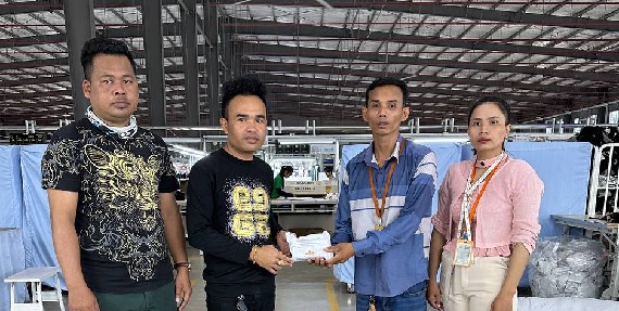 តំណាងសហជីពទឹកចិត្តកម្មករកម្ពុជា ប្រចាំក្រុមហ៊ុន ទៀន ថេកស្ថាយ (ខេមបូឌា) ឯ.ក បានរៃអង្គាសថវិកាចំនួន ៧០០,០០០រៀលជូនសមាជិកសហជីពចំនួន៦នាក់