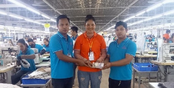 តំណាងសហជីពសុភមង្គលកម្មករកម្ពុជា ប្រចាំក្រុមហ៊ុន មីឡានណាលេឌើរវែរ អឹមអេហ្វវ៉ាយ (ខេមបូឌា) ឯ.ក បានរៃអង្គាសថវិកាចំនួន២៤១,២០០រៀលជូនទៅដល់កម្មការិនីម្នាក់ដែលឪពុករបស់គាត់បានទទួលមរណភាព