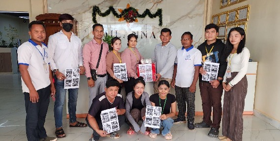 តំណាងសហជីពសុភមង្គលកម្មករកម្ពុជា ប្រចាំក្រុមហ៊ុន មីឡានណាលេឌើរវែរ អឹមអេហ្វវ៉ាយ (ខេមបូឌា) ឯ.ក បានរៃអង្គាសមូលនិធិថវិកាចំនួន១,១៣៨,១០០រៀលជូនទៅវីរកងទ័ពនិងជនភៀសសឹក