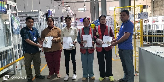 តំណាងសហជីពទឹកចិត្ដកម្មករកម្ពុជា ប្រចាំក្រុមហ៊ុន អេជេ ថេកស្ថាយ ឯ.ក បានឧបត្ថម្ភទឹកប្រាក់ចំនួន៣៦០,០០០រៀលជូនទៅសមាជិកសហជីពចំនួន៤នាក់