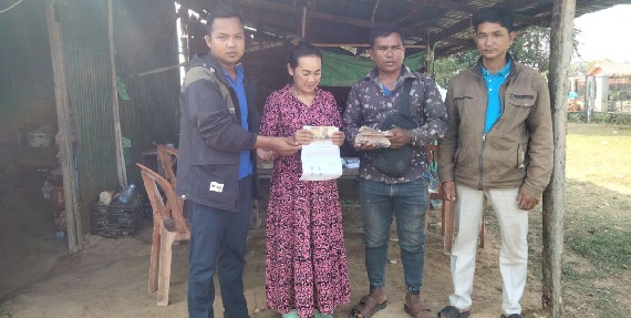 តំណាងសហជីពសុភមង្គលកម្មករកម្ពុជា ប្រចាំក្រុមហ៊ុន មីឡានណាលេឌើរវែរ អឹមអេហ្វវ៉ាយ (ខេមបូឌា) ឯ.ក បានរៃអង្គាសមូលនិធិថវិកាចំនួន៣៥៨,៥០០រៀលជូនសមាជិកសហជីពម្នាក់ដែលគាត់វះកាត់សម្រាកព្យាបាលបន្ថែមនៅផ្ទះ