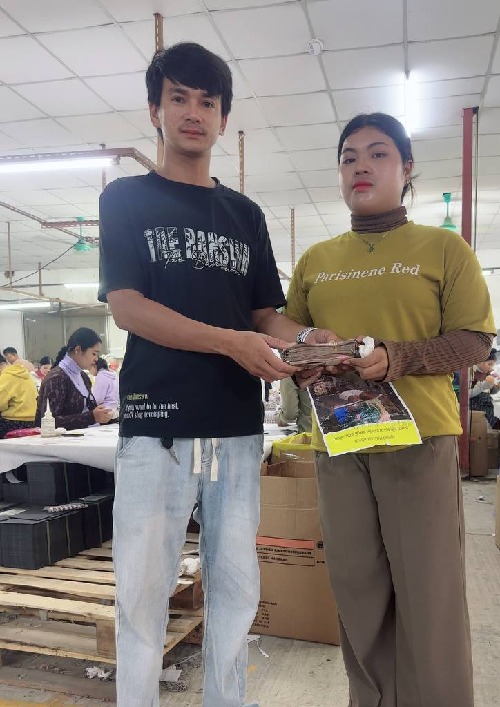 លោក គីម ទី តំណាងសហជីពទឹកចិត្តយុវជនកម្ពុជា ប្រចាំក្រុមហ៊ុន ចុង វ៉ី (ខេមបូឌា) មេនូហ្វេកឆឺរីង  ឯ.ក បានរៃអង្គាសថវិកាចំនួន ២៤៨,០០០រៀល ជូនកម្មការនីម្នាក់