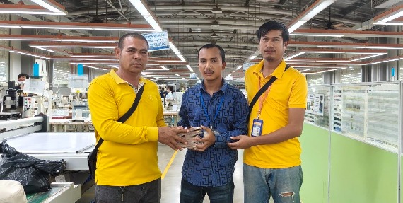 លោក សែ ចិត តំណាងសហជីពទឹកចិត្តកម្មករកម្ពុជា ប្រចាំក្រុមហ៊ុន វេនធូរ៉ា លេឌើរវែរ អឹមអេហ្វវ៉ាយ (ស៊ីឌី) ឯ.ក បានរៃអង្គាសទឹកប្រាក់ចំនួន ៣១០,៥០០រៀលជូនកម្មការនីចំនួន១នាក់