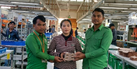 ការចុះសួរសុខទុក្ខ និងនាំយកថវិកាជួយឧបត្ថម្ភគ្រួសារសមាជិក